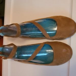 New never been worn women's shoes